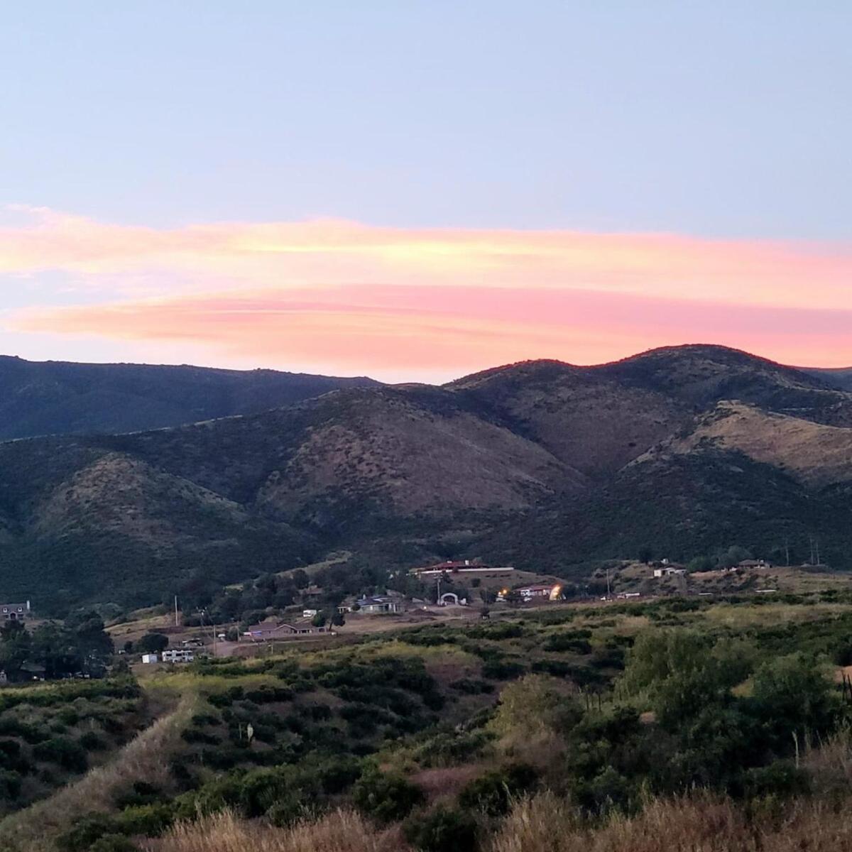 Alpaca Rustic Ranch-Peaceful & Breathtaking Views Apartment Santa Clarita Bagian luar foto